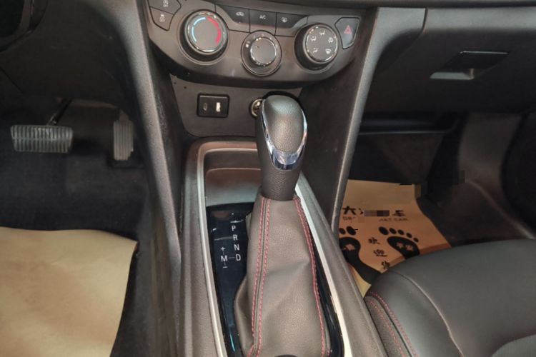 Used Chevrolet Monza 2020 Light Hybrid Redline 320T Dual-Clutch Thrilling Edition Gear Lever