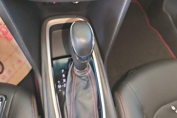 Used Chevrolet Monza 2020 Light Hybrid RS 330T Automatic Comfort Edition Gear Lever