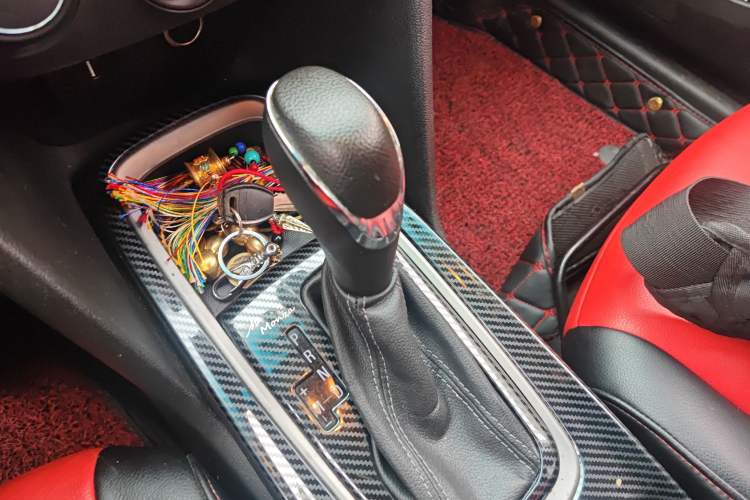 Used Chevrolet Monza 2020 320 Automatic Enjoyment Edition Gear Lever