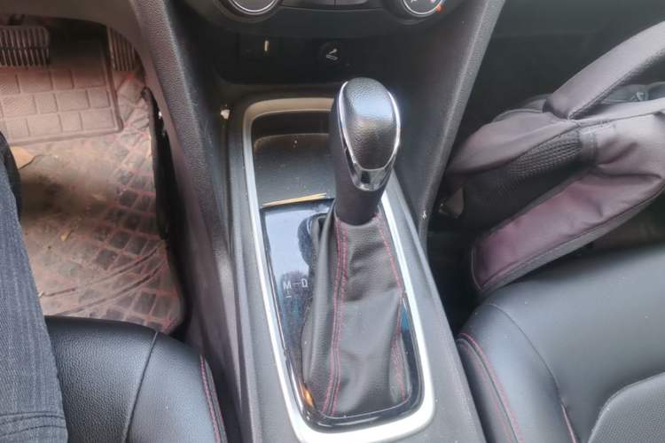 Used Chevrolet Monza 2020 Light Hybrid RS 330T Automatic Comfort Edition Gear Lever