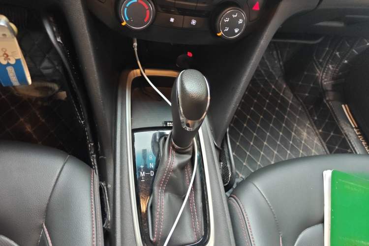 Used Chevrolet Monza 2020 Light Hybrid RS 330T Automatic Comfort Edition Gear Lever