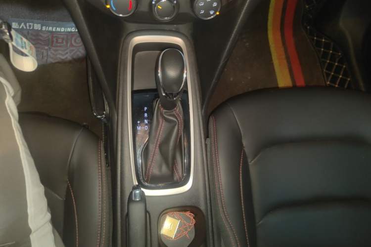 Used Chevrolet Monza 2020 Light Hybrid Redline 320T Dual-Clutch Thrilling Edition Gear Lever