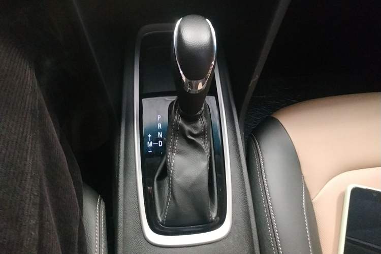 Used Chevrolet Monza 2020 320 Automatic Enjoyment Edition Gear Lever