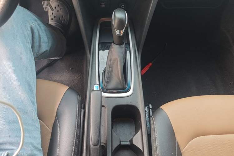 Used Chevrolet Monza 2020 320 Automatic Enjoyment Edition Gear Lever