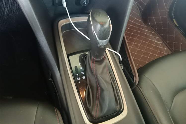Used Chevrolet Monza 2020 Light Hybrid RS 330T Automatic Comfort Edition Gear Lever
