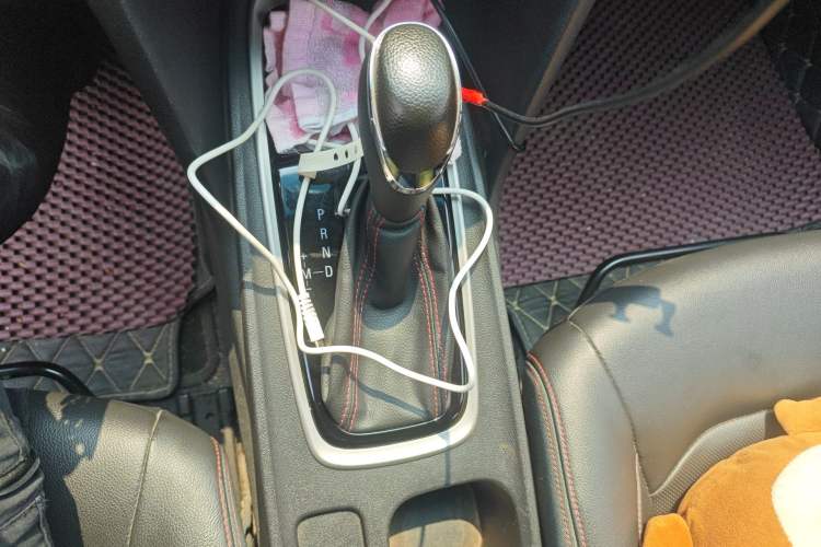 Used Chevrolet Monza 2020 Light Hybrid Redline 320T Dual-Clutch Joyful Edition Gear Lever