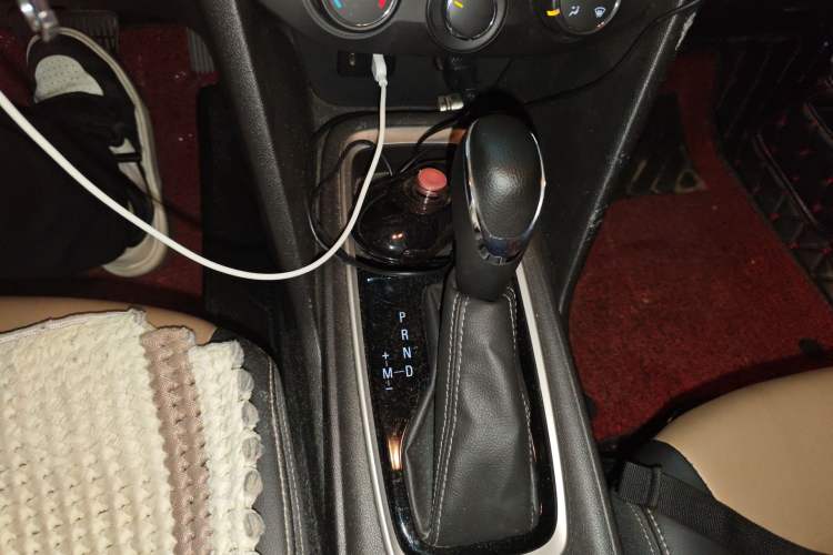 Used Chevrolet Monza 2020 320 Automatic Enjoyment Edition Gear Lever