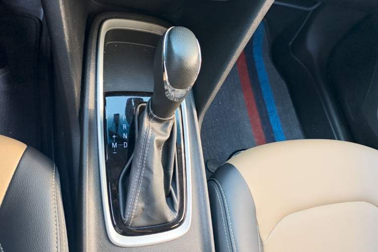 Used Chevrolet Monza 2020 320 Automatic Enjoyment Edition Gear Lever