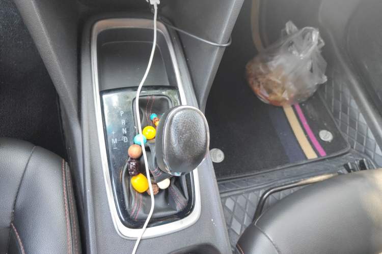 Used Chevrolet Monza 2020 Light Hybrid RS 330T Automatic Comfort Edition Gear Lever
