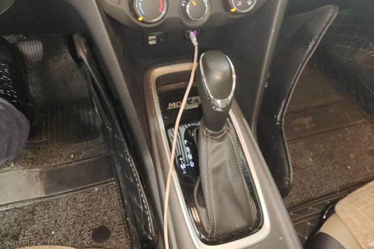 Used Chevrolet Monza 2020 320 Automatic Enjoyment Edition Gear Lever
