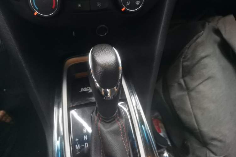 Used Chevrolet Monza 2020 Light Hybrid RS 330T Automatic Comfort Edition Gear Lever
