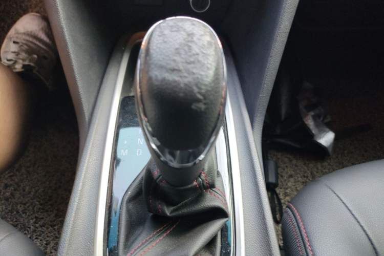 Used Chevrolet Monza 2020 Light Hybrid RS 330T Automatic Comfort Edition Gear Lever