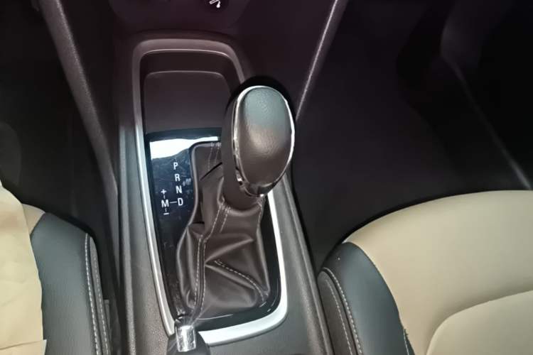 Used Chevrolet Monza 2020 320 Automatic Enjoyment Edition Gear Lever