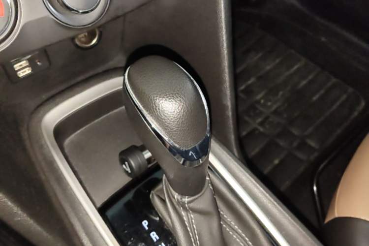 Used Chevrolet Monza 2020 320 Automatic Enjoyment Edition Gear Lever