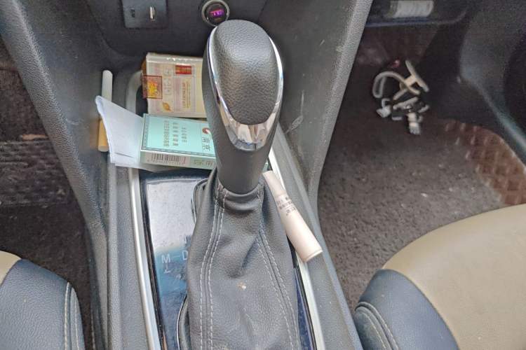 Used Chevrolet Monza 2020 320 Automatic Enjoyment Edition Gear Lever