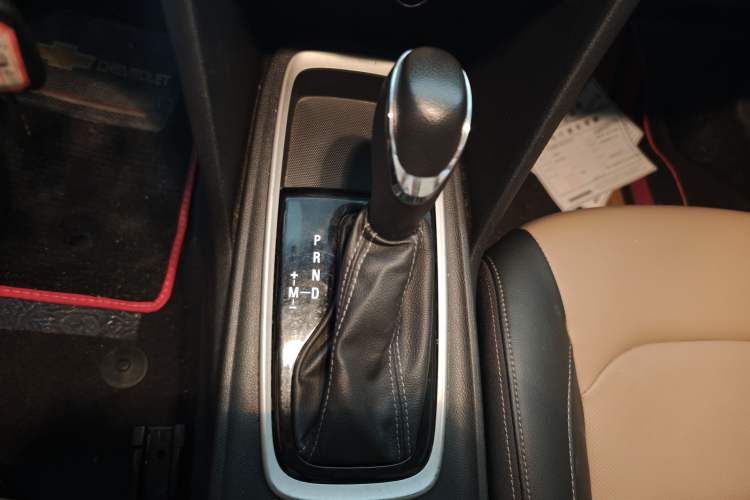 Used Chevrolet Monza 2020 320 Automatic Enjoyment Edition Gear Lever