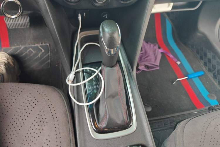 Used Chevrolet Monza 2020 Light Hybrid Redline 320T Dual-Clutch Joyful Edition Gear Lever