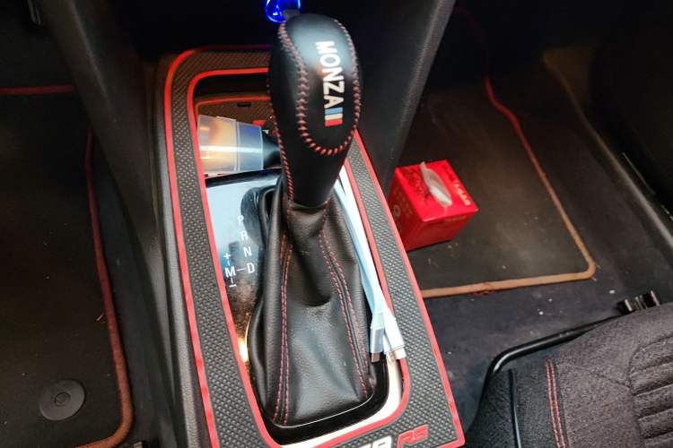 Used Chevrolet Monza 2020 Light Hybrid RS 330T Automatic Comfort Edition Gear Lever