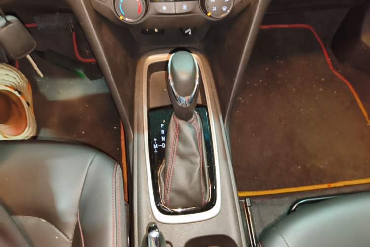 Used Chevrolet Monza 2020 Light Hybrid RS 330T Automatic Comfort Edition Gear Lever