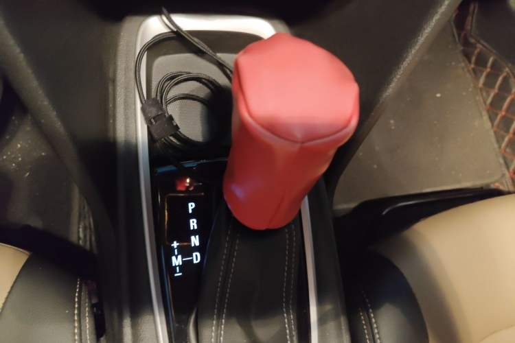 Used Chevrolet Monza 2020 320 Automatic Enjoyment Edition Gear Lever