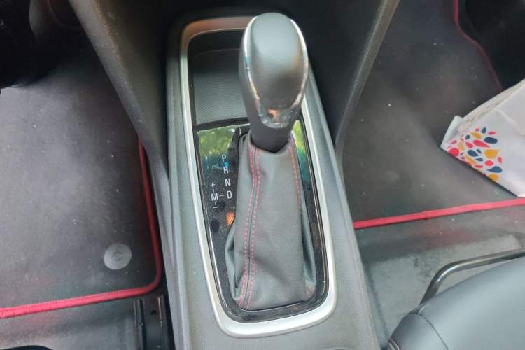 Used Chevrolet Monza 2020 Light Hybrid RS 330T Automatic Comfort Edition Gear Lever