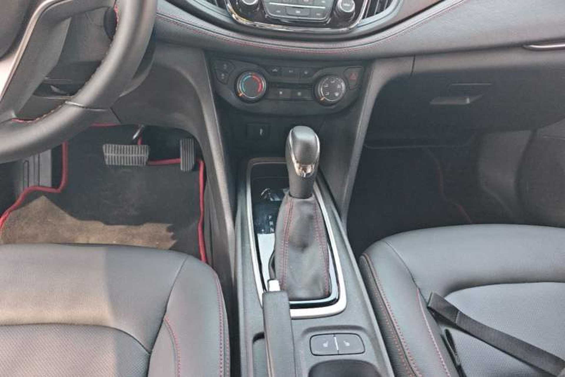 Used Chevrolet Monza 2020 Light Hybrid RS 330T Automatic Thrill Edition Gear Lever