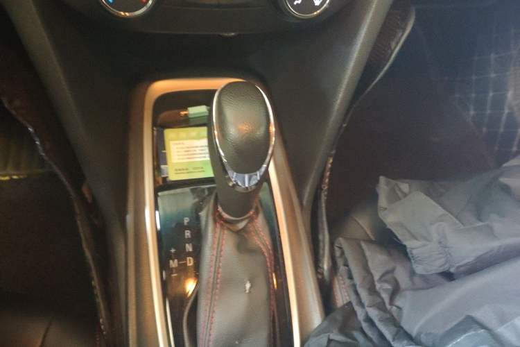 Used Chevrolet Monza 2020 Light Hybrid RS 330T Automatic Comfort Edition Gear Lever
