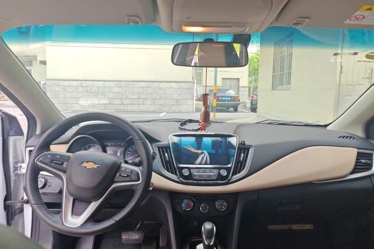Used Chevrolet Monza 2020 320 Automatic Enjoyment Edition Headliner