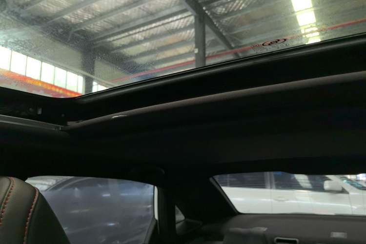 Used Chevrolet Monza 2020 Light Hybrid RS 330T Automatic Comfort Edition Headliner