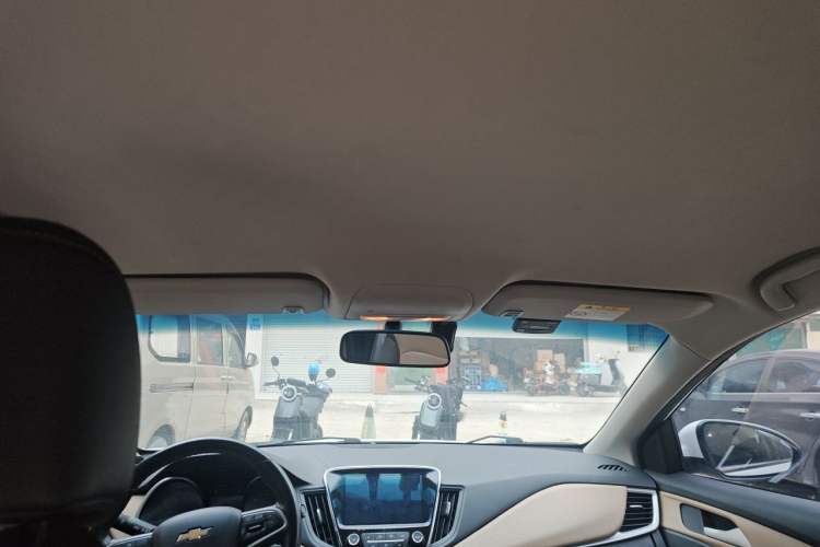 Used Chevrolet Monza 2020 320 Automatic Enjoyment Edition Headliner