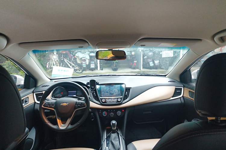 Used Chevrolet Monza 2020 320 Automatic Enjoyment Edition Headliner