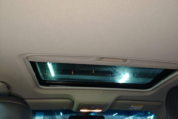Used Chevrolet Monza 2020 Light Hybrid Redline 320T Dual-Clutch Thrilling Edition Headliner