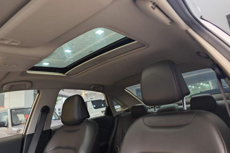 Used Chevrolet Monza 2020 Light Hybrid Redline 320T Dual-Clutch Thrilling Edition Headliner