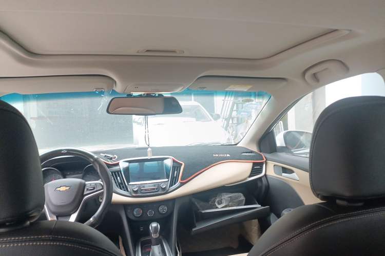 Used Chevrolet Monza 2020 320 Automatic Enjoyment Edition Headliner