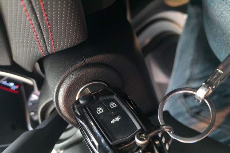 Used Chevrolet Monza 2020 Light Hybrid RS 330T Automatic Comfort Edition Interior 1