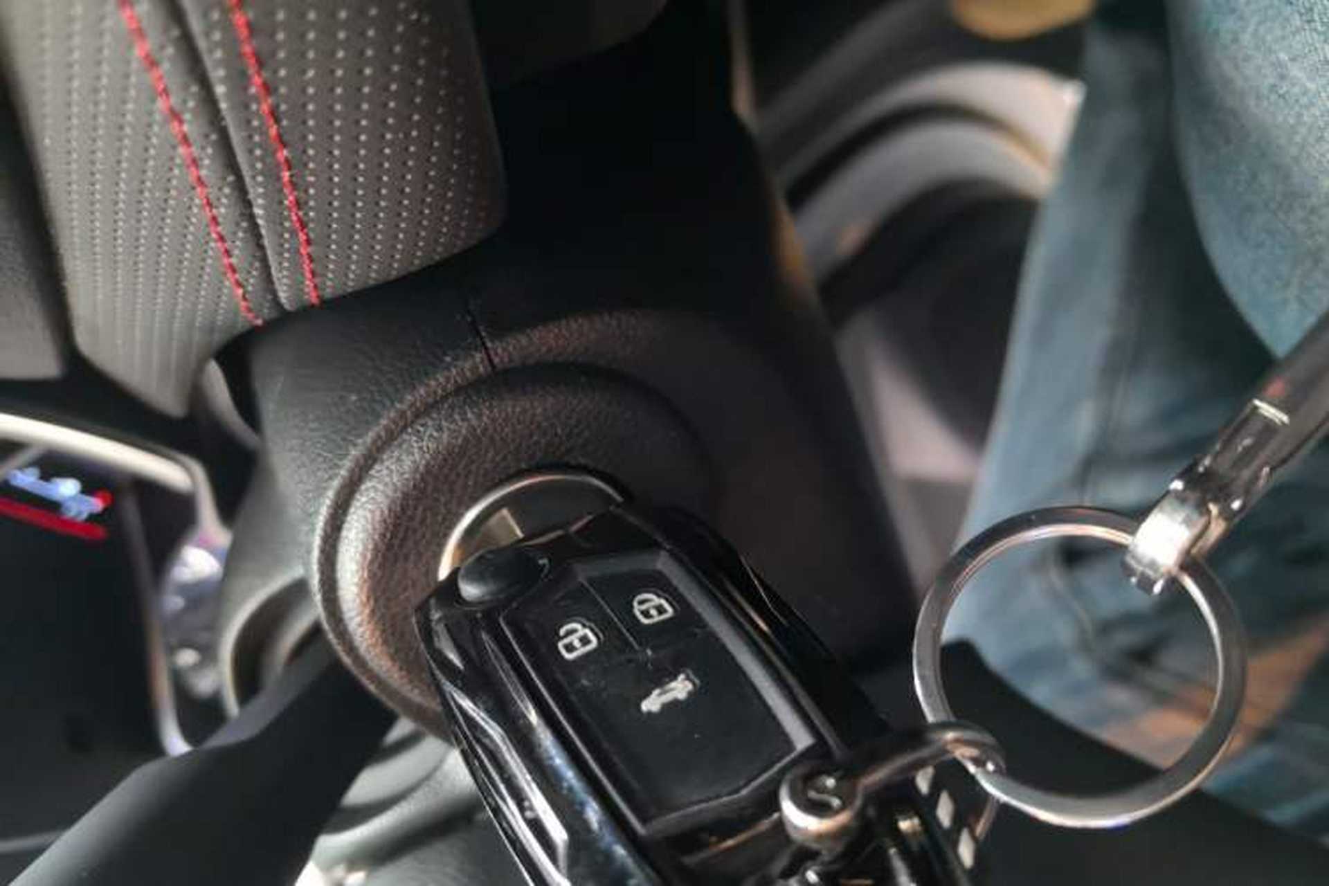 Used Chevrolet Monza 2020 Light Hybrid RS 330T Automatic Comfort Edition Interior 1