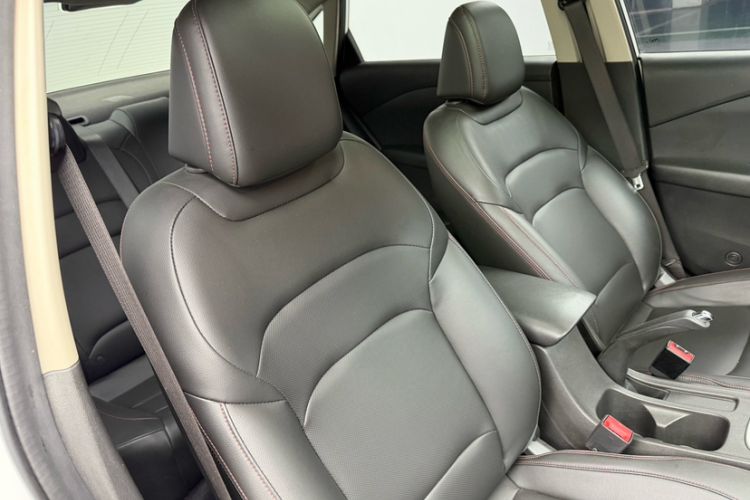 Used Chevrolet Monza 2020 Light Hybrid Redline 320T Dual-Clutch Thrilling Edition Interior 12
