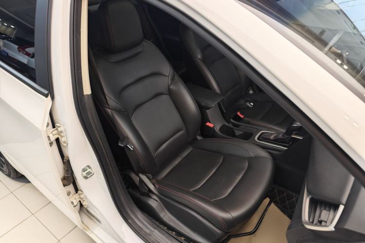 Used Chevrolet Monza 2020 Light Hybrid Redline 320T Dual-Clutch Thrilling Edition Interior 2