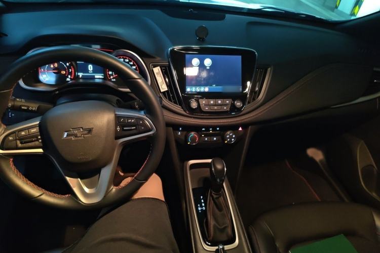Used Chevrolet Monza 2020 Light Hybrid RS 330T Automatic Comfort Edition Interior 2