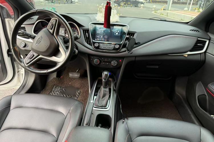 Used Chevrolet Monza 2020 Light Hybrid RS 330T Automatic Comfort Edition Interior 2
