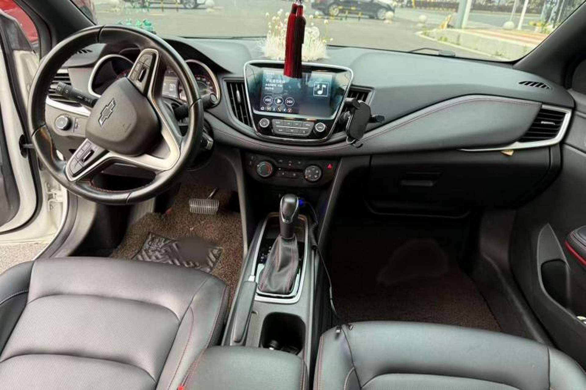 Used Chevrolet Monza 2020 Light Hybrid RS 330T Automatic Comfort Edition Interior 2