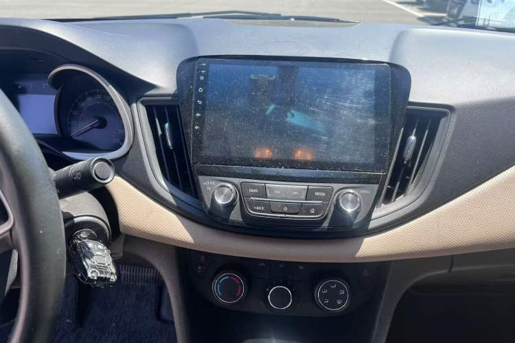 Used Chevrolet Monza 2020 320 Automatic Enjoyment Edition Interior 2