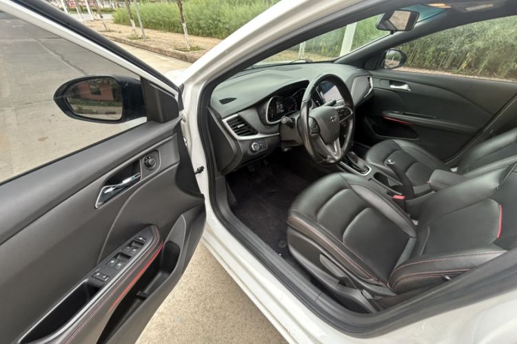 Used Chevrolet Monza 2020 Light Hybrid RS 330T Automatic Comfort Edition Interior 2