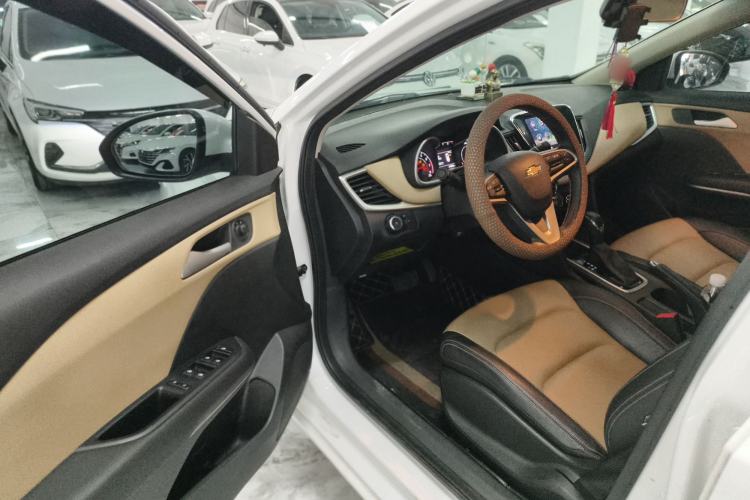 Used Chevrolet Monza 2020 320 Automatic Enjoyment Edition Interior 2