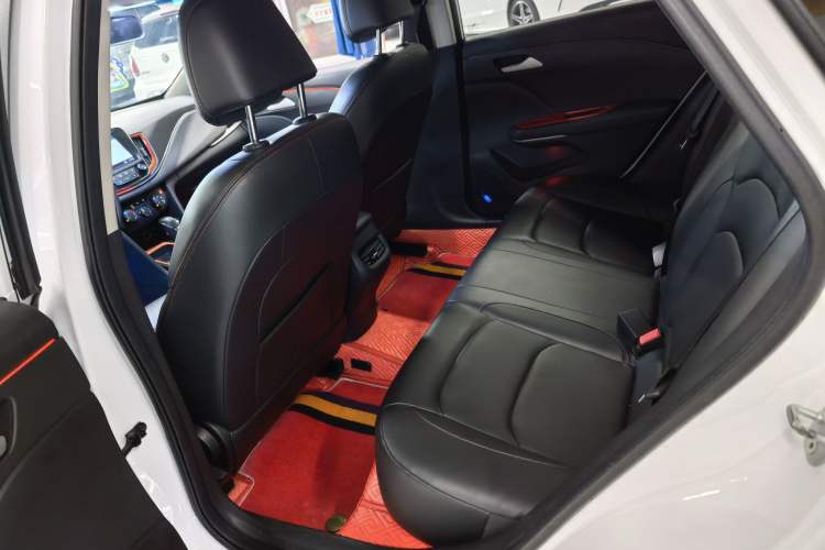 Used Chevrolet Monza 2020 Light Hybrid Redline 320T Dual-Clutch Thrilling Edition Interior 2