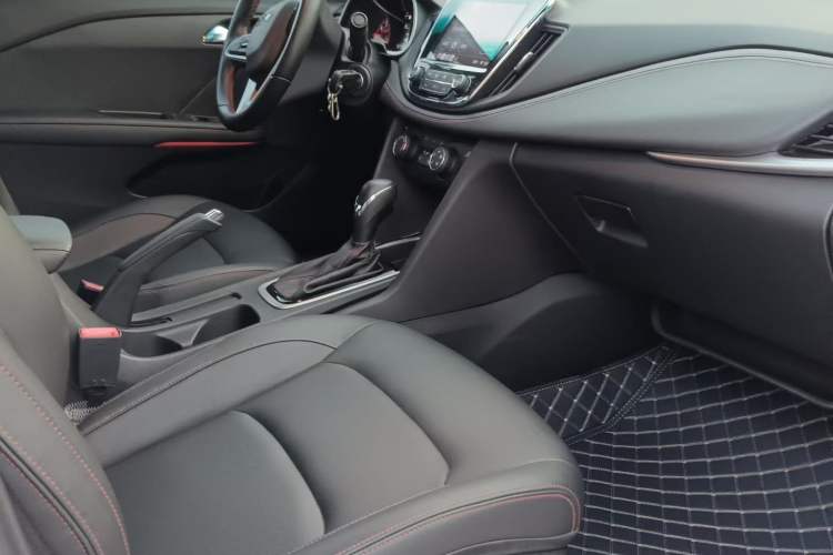 Used Chevrolet Monza 2020 Light Hybrid RS 330T Automatic Comfort Edition Interior 3