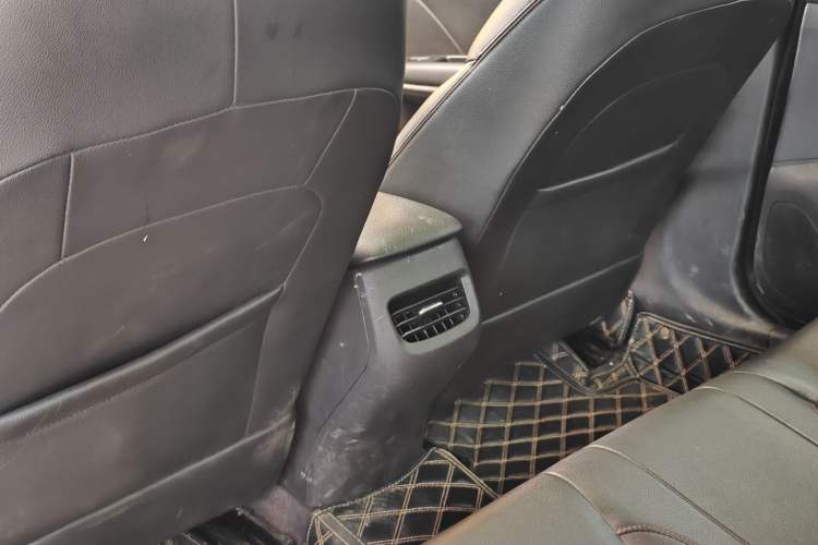 Used Chevrolet Monza 2020 Light Hybrid Redline 320T Dual-Clutch Thrilling Edition Interior 3