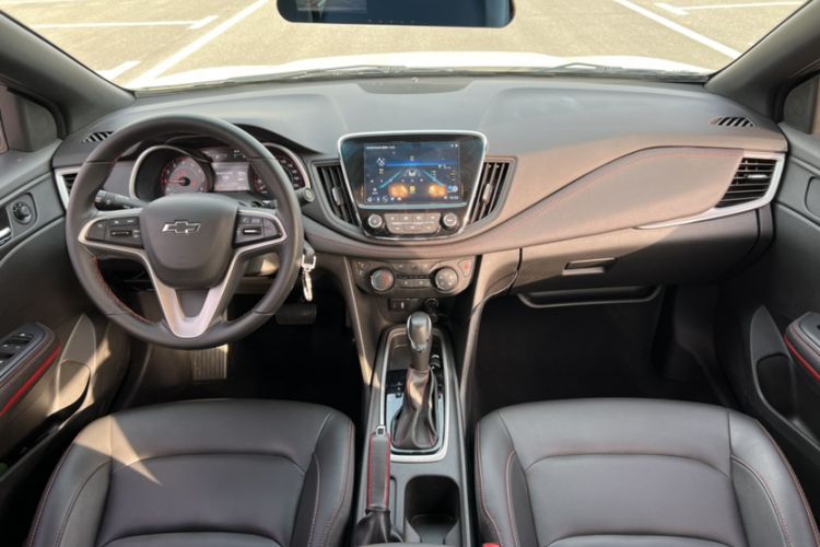 Used Chevrolet Monza 2020 Light Hybrid RS 330T Automatic Comfort Edition Interior 3