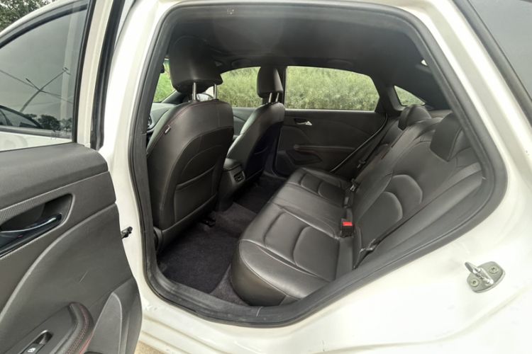 Used Chevrolet Monza 2020 Light Hybrid RS 330T Automatic Comfort Edition Interior 3