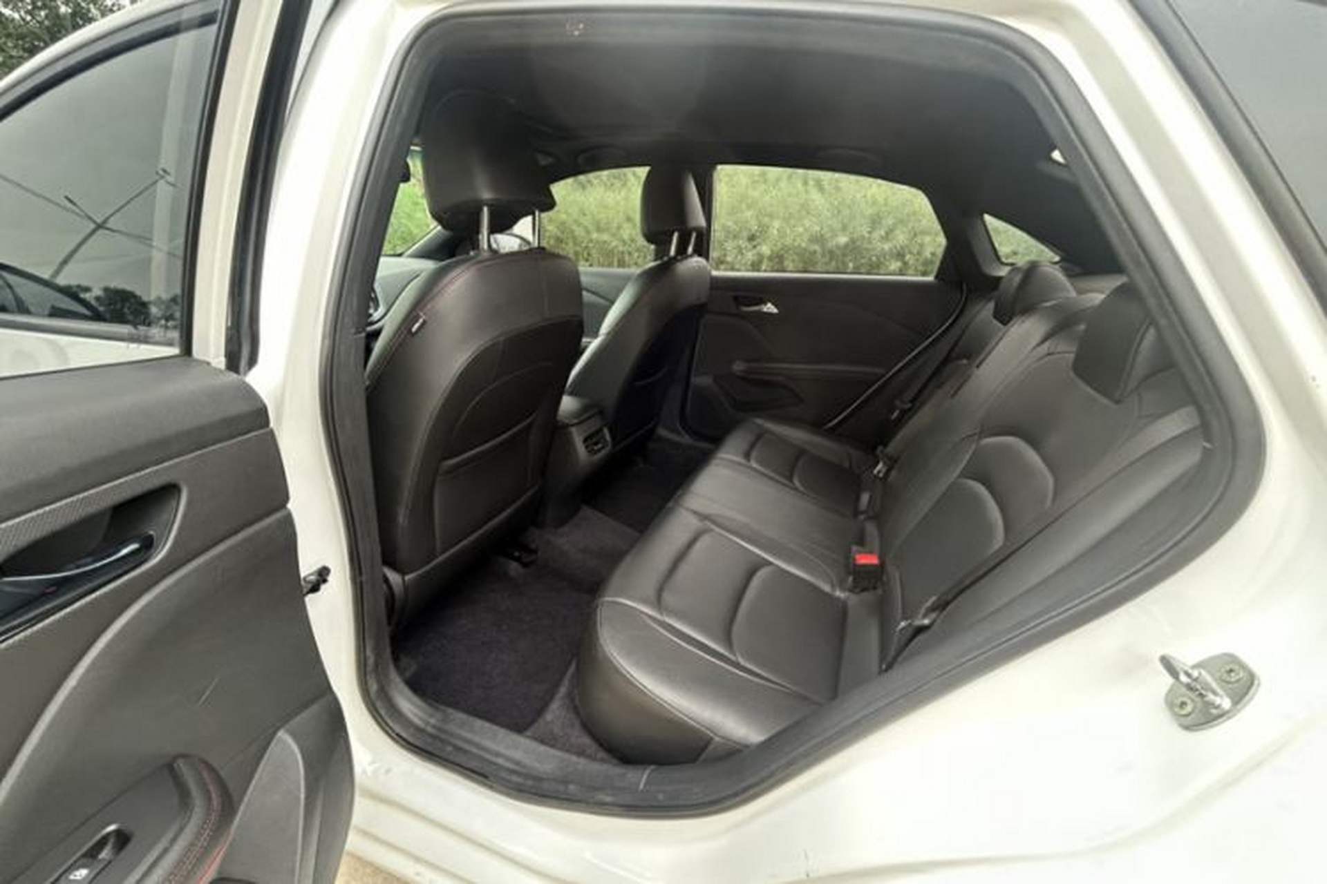 Used Chevrolet Monza 2020 Light Hybrid RS 330T Automatic Comfort Edition Interior 3